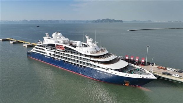 Quang Ninh province welcomes first cruise ship this year