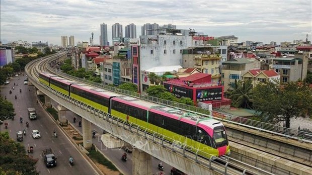 Hanoi begins study on urban railway route No.6