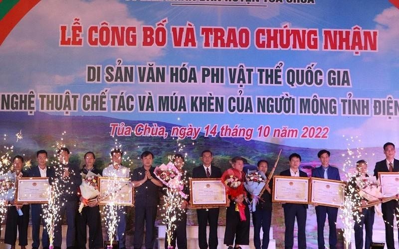 Art of crafting and dancing to flutes recognised as National Intangible Cultural Heritage. (Photo: NDO) Art of crafting and dancing to flutes recognised as National Intangible Cultural Heritage. (Photo: NDO)