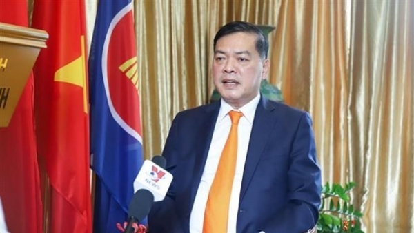 Singaporean President’s visit to further intensify strategic partnership with Vietnam: Ambassador