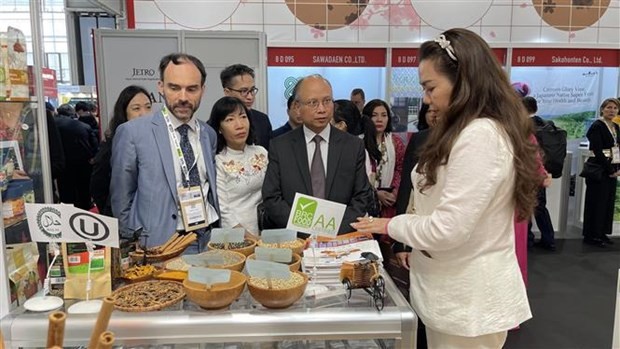 Vietnamese agricultural goods are on display at Sial Paris 2022, an international food trade show underway in Paris, France from October 15 to 19. (Source: VNA)