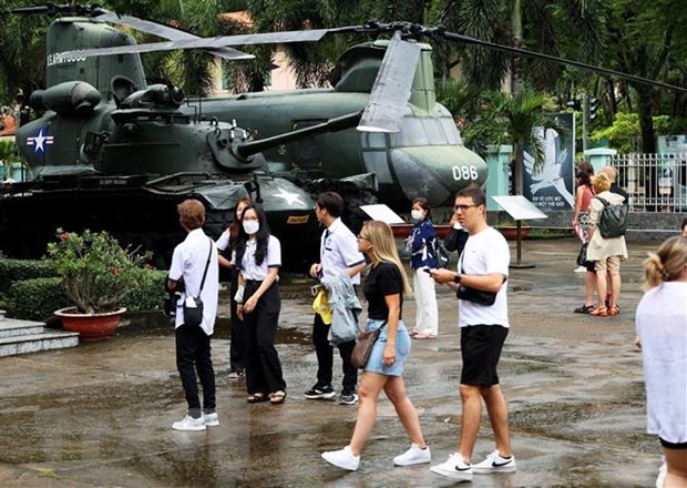 Positive outlook for Vietnam tourism in new situation: newspaper