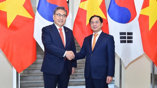 Foreign Ministers held talks, agreed to further developing Viet Nam-RoK cooperation
