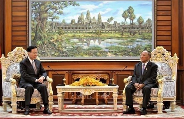 Party official meets with Cambodian leaders during visit to Cambodia