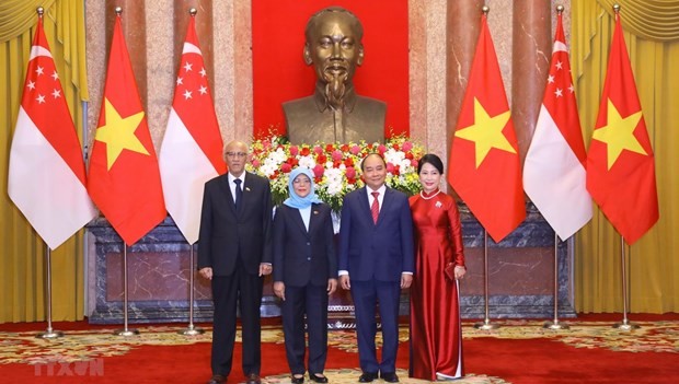 Singaporean President wraps up state visit to Vietnam