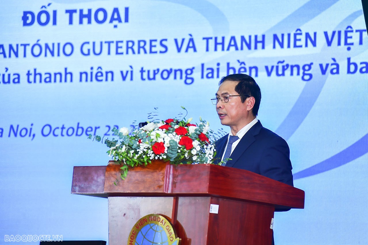 UN Secretary-General held dialogue with Vietnamese youth at DAV