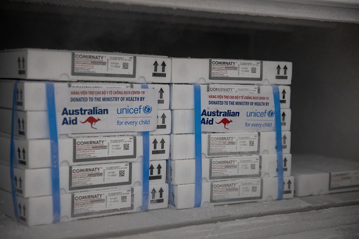 Australia delivers five refrigerated trucks, 4.2 million COVID-19 vaccine doses to Vietnam