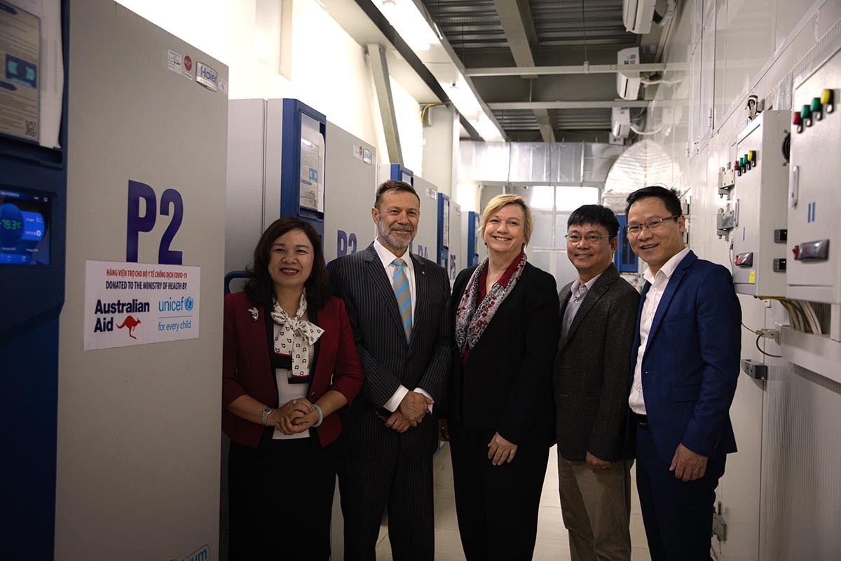 Australia delivers five refrigerated trucks, 4.2 million COVID-19 vaccine doses to Vietnam
