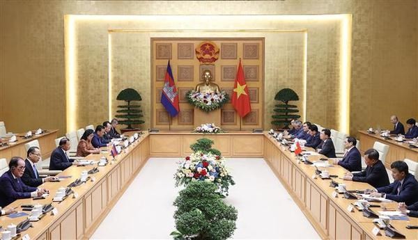 PM Pham Minh Chinh hosts President of Cambodian Senate Samdech Say Chhum