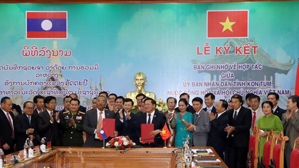 Kon Tum, Laos’ Attapeu sign MoU on cooperation for 2022-2027