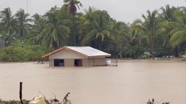 Điện thăm hỏi về thiệt hại do bão Nalgae gây ra tại Philippines