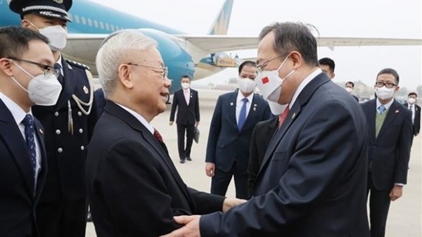 Party leader arrives in Beijing, starting China visit