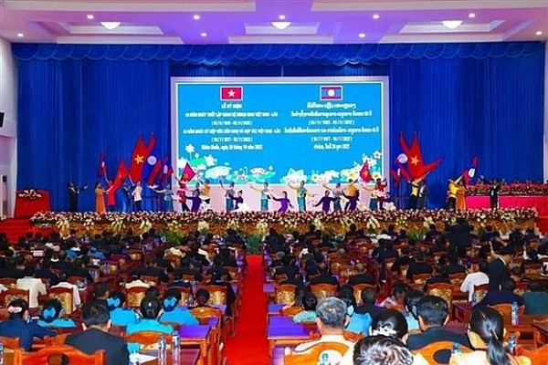 Meeting marks 60th anniversary of Vietnam-Laos diplomatic ties