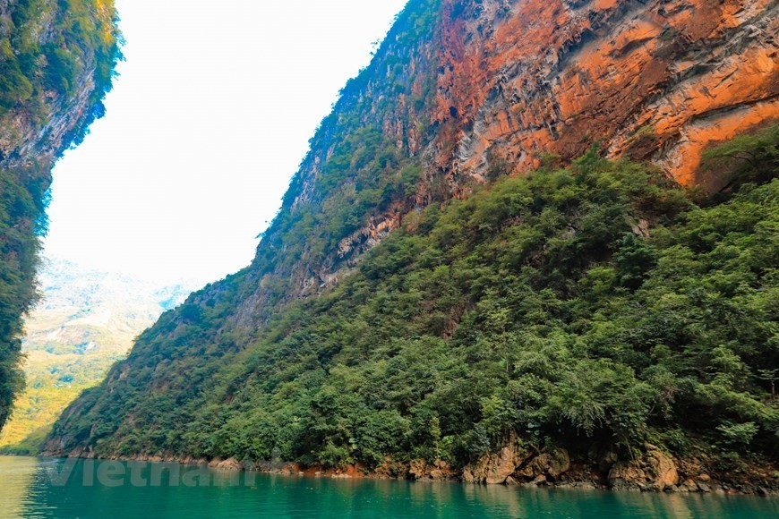 Silk-like Nho Que river in deepest canyon in Southeast Asia