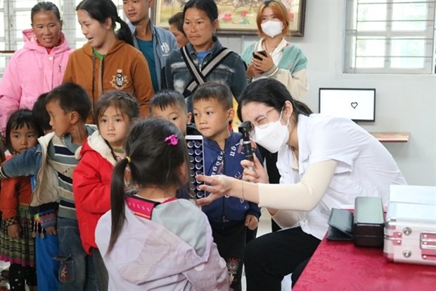 Charity programme brings joy to ethnic people, children in Son La province Charity programme brings joy to ethnic people, children in Son La province