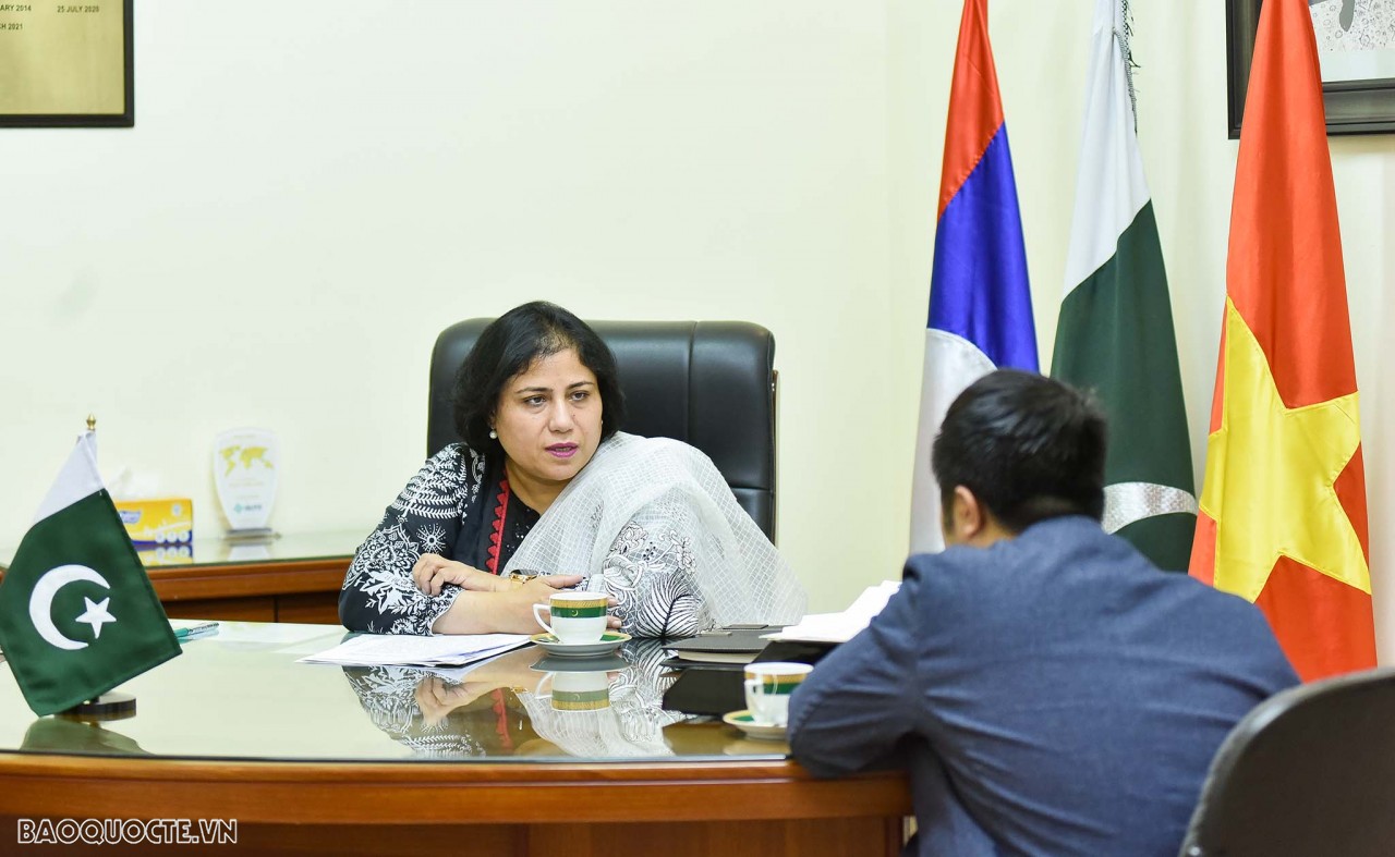 (11.07) Đại sứ Pakistan tại Việt Nam Samina Mehtab tại buổi trao đổi. (Ảnh: Nguyễn Hồng) (11.07) Đại sứ Pakistan tại Việt Nam Samina Mehtab tại buổi trao đổi. (Ảnh: Nguyễn Hồng)