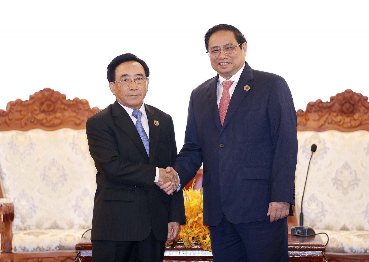 Vietnamese, Lao Prime Ministers held talks in Phnom Penh