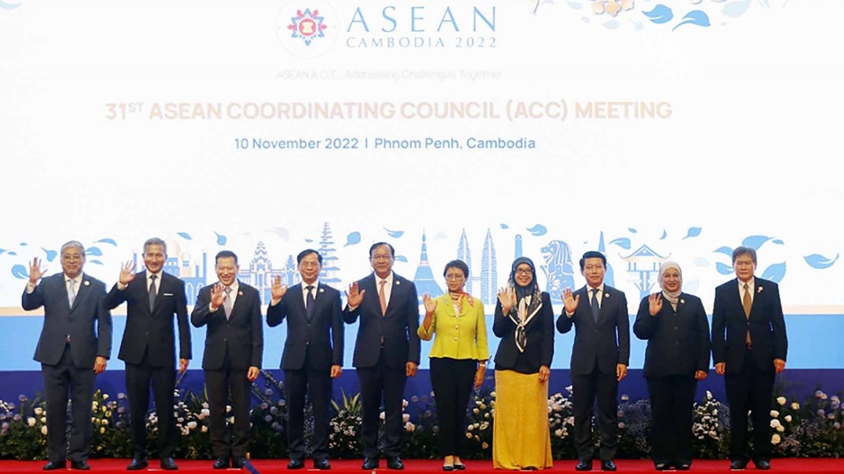 FM Bui Thanh Son attends preparatory meetings of ASEAN FMs for upcoming ASEAN Summits