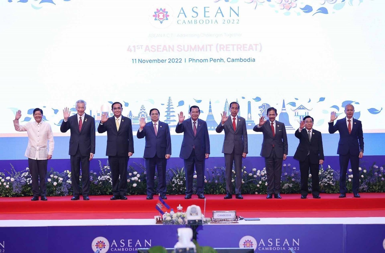 41st ASEAN Summit: PM stresses importance of upholding solidarity, promoting strength of ASEAN