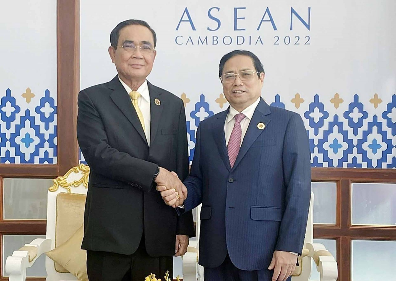 Prime Minister meets with Thai Prime Minister Prayut Chan-o-cha in Phnom Penh