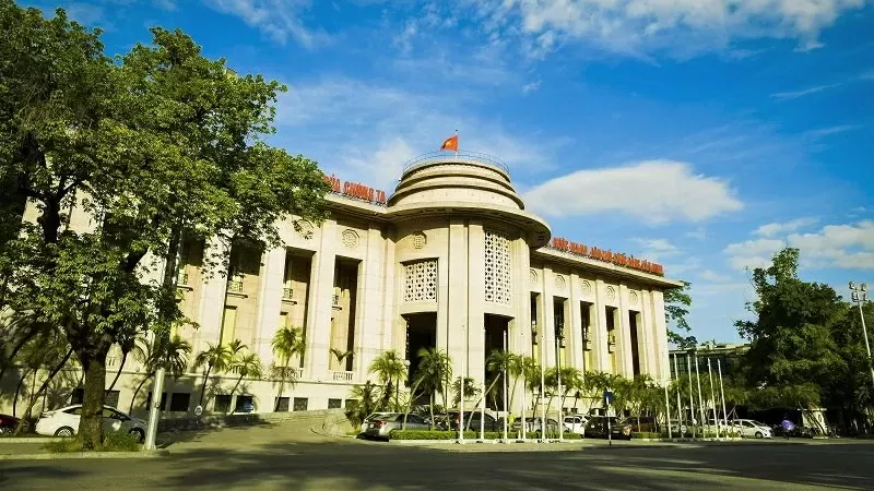 Vietnam’s state budget revenue had reached 574.4 trillion VND, nears 30% of annual target