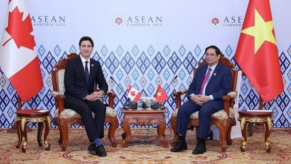 Vietnamese, Canadian PMs meet on sidelines of ASEAN Summits