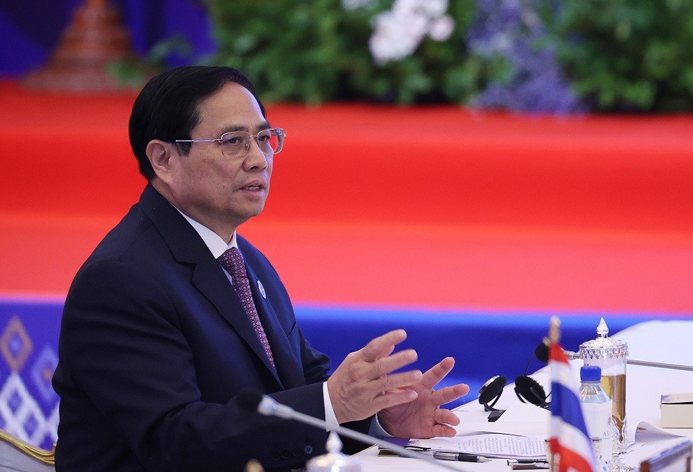 PM attends 17th East Asia Summit in Cambodia | Politics | Vietnam+ (VietnamPlus)