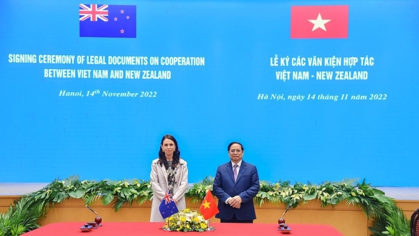 Vietnamese, New Zealand Prime Ministers witness signing of cooperation agreements