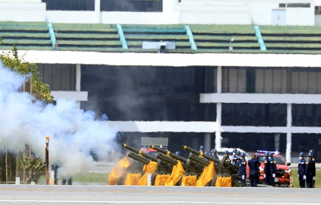 Welcome ceremony with 21 gun salute held for Vietnamese President in Thailand