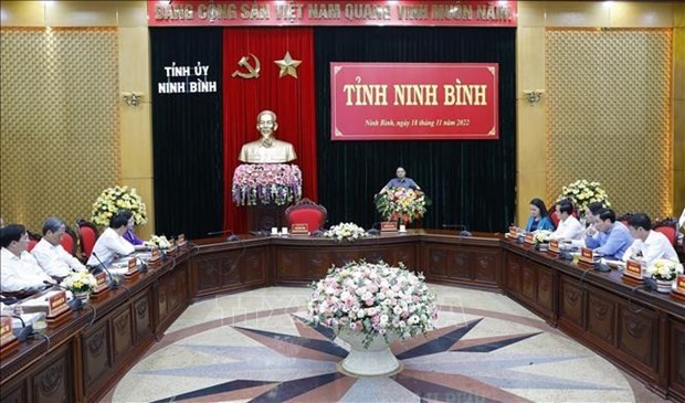 PM urges Ninh Binh to push ahead with economic restructuring