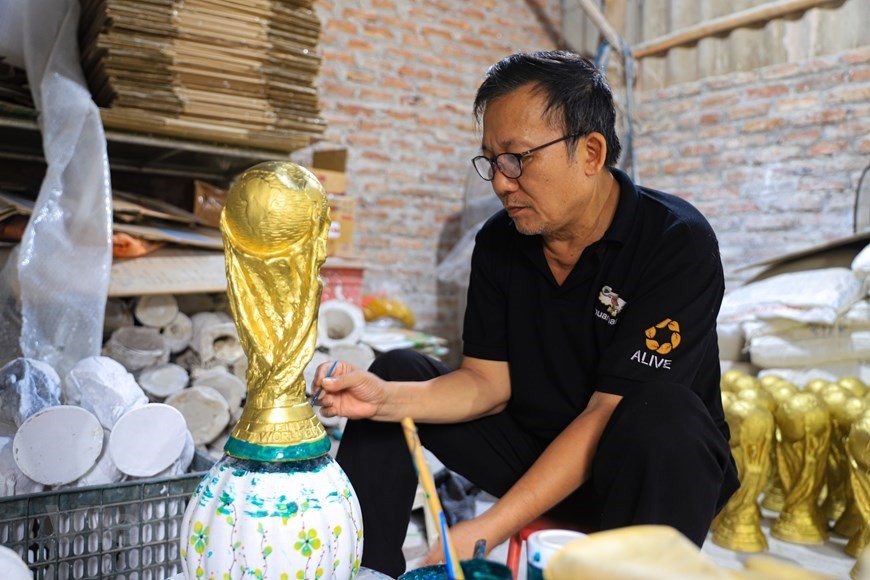 'Made in Vietnam' World Cup trophies for fans