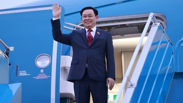 NA Chairman Vuong Dinh Hue leaves for AIPA-43, official visits to Cambodia, Philippines