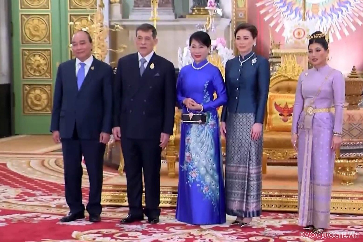 Chủ tịch nước mời Nhà Vua và Hoàng hậu Thái Lan thăm Việt Nam