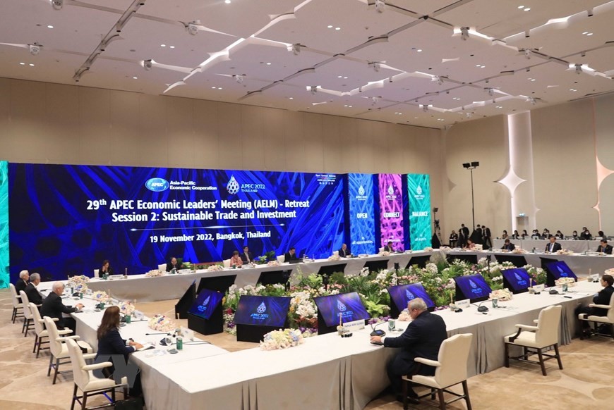 President Nguyen Xuan Phuc delivers speech at APEC second session