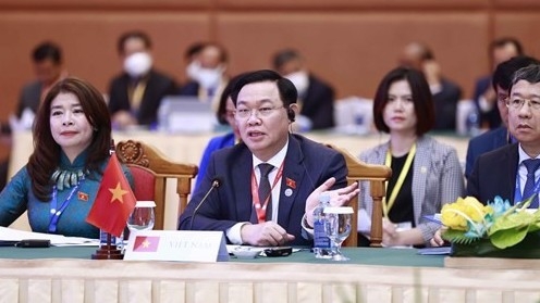 NA Chairman Vuong Dinh Hue attends AIPA Executive Committee’s meeting