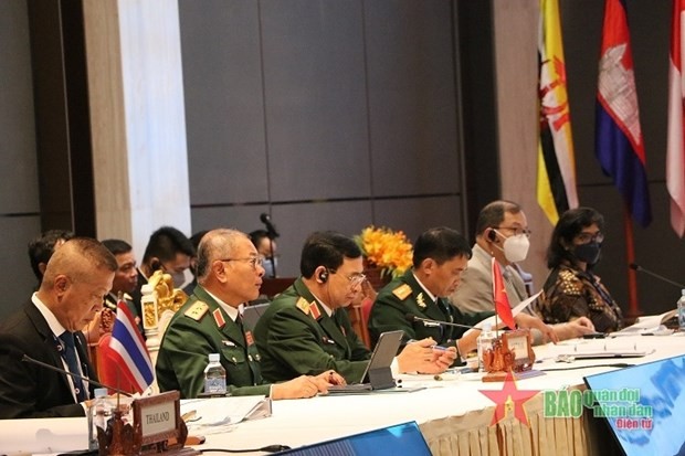 Vietnam attends ADMM Retreat, ninth ADMM Plus
