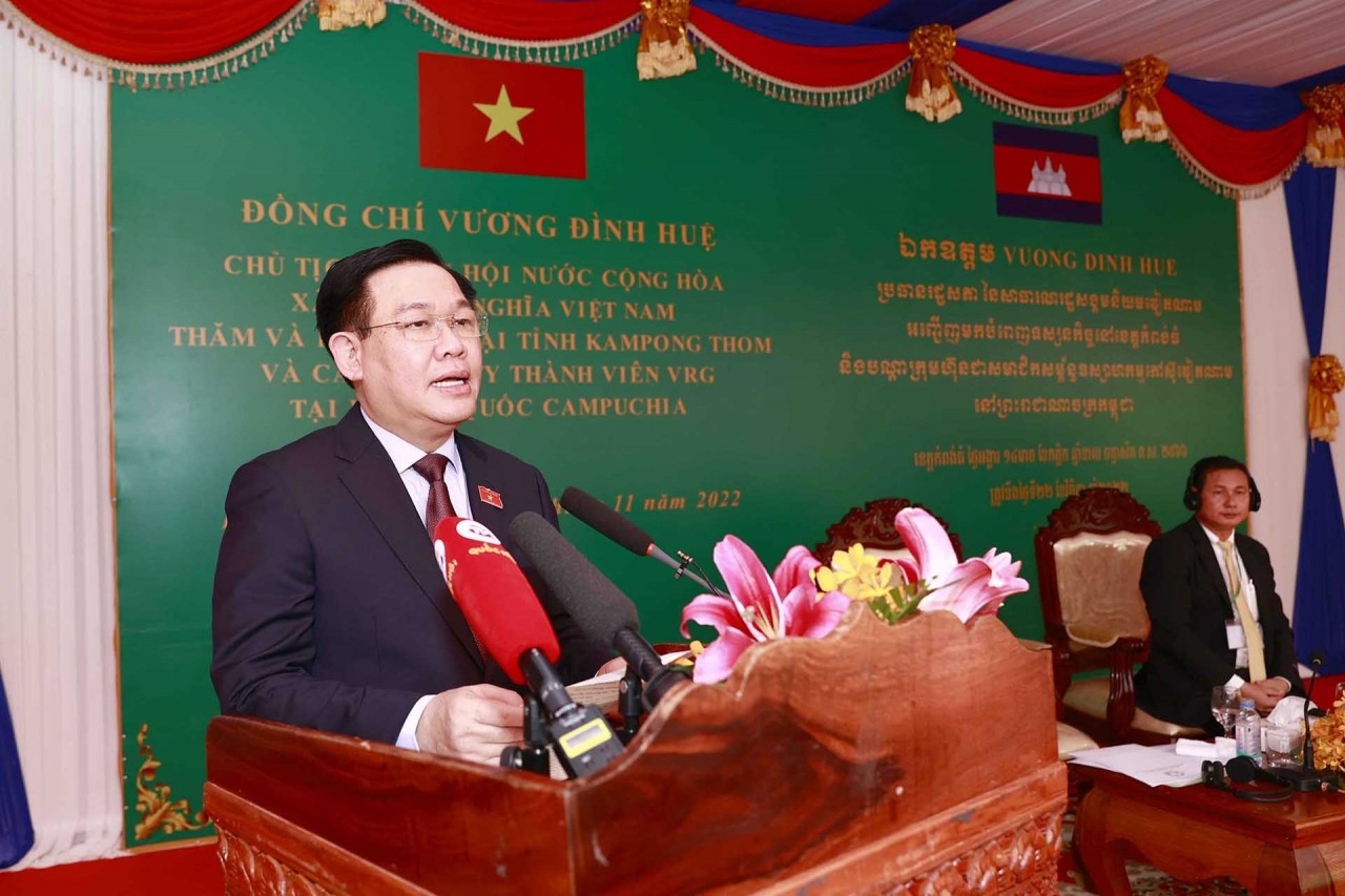 NA Chairman Vuong Dinh Hue visits Cambodia’s Kampong Thom province