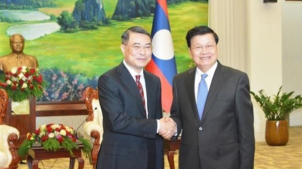 Lao Party leader receives Vietnamese Party official
