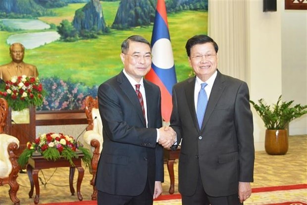 Lao Party Secretary General receives Vietnamese Party official