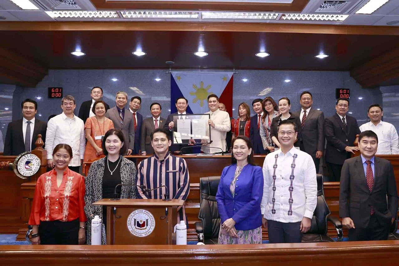 Philippine Senate passes resolution on strengthening parliamentary ties with Vietnam Philippine Senate passes resolution on strengthening parliamentary ties with Vietnam