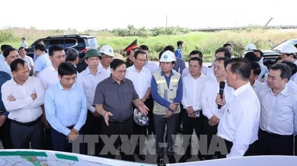 Prime Minister inspects infrastructure projects in HCM City