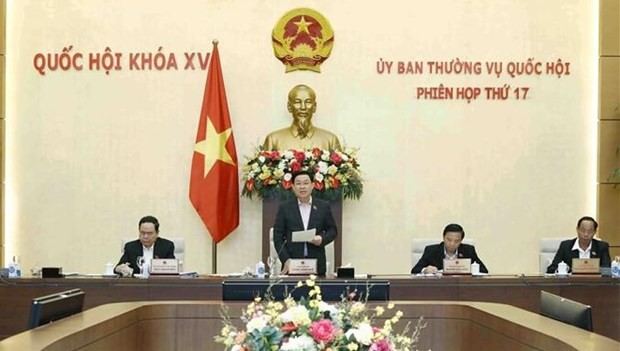 NA Chairman Vuong Dinh Hue speaks at the session. (Photo: VNA) 