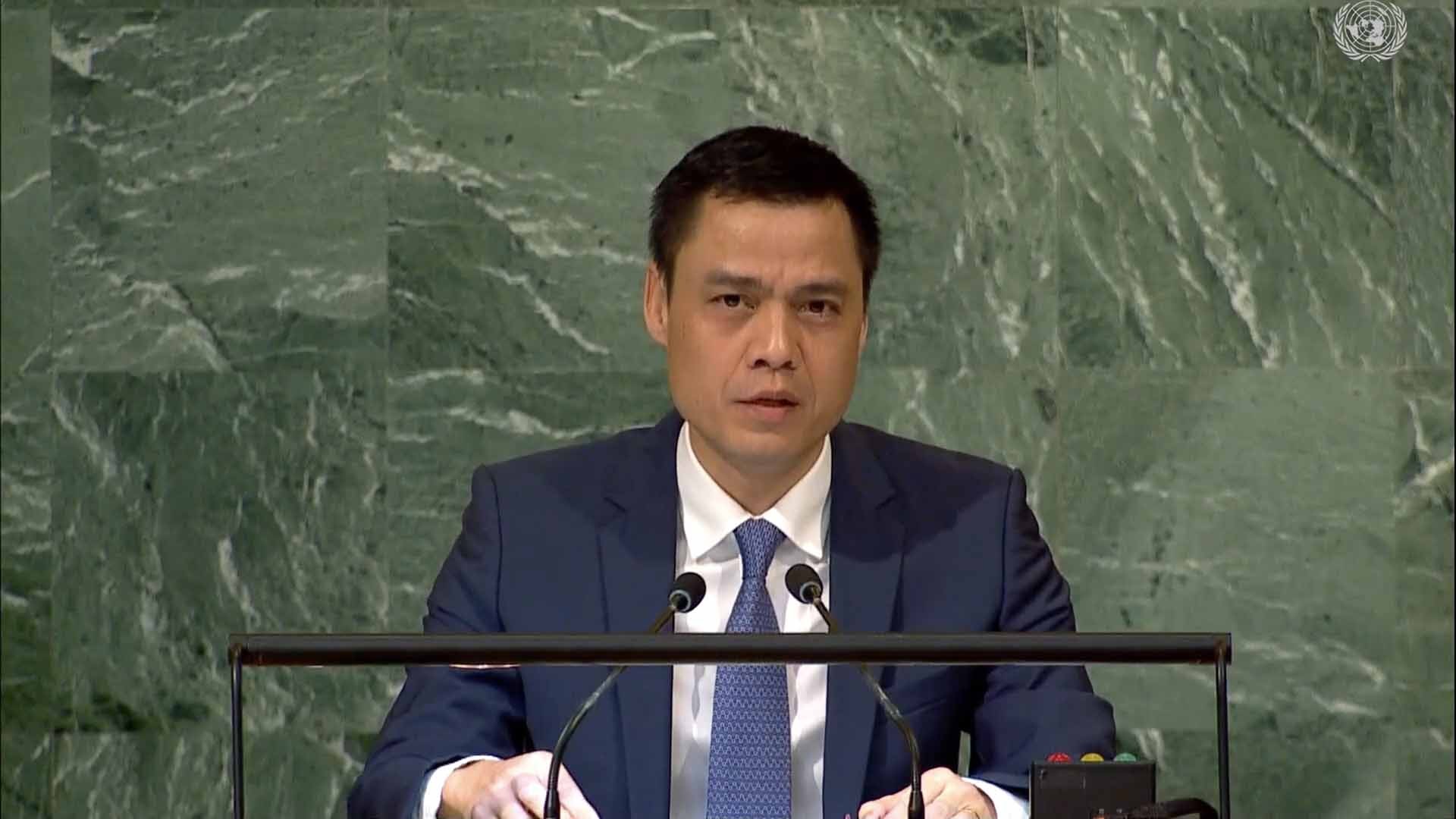 Đại sứ Đặng Hoàng Giang phát biểu tại cuộc họp.