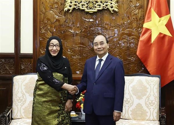 President receives new Ambassadors from Azerbaijan, Brunei