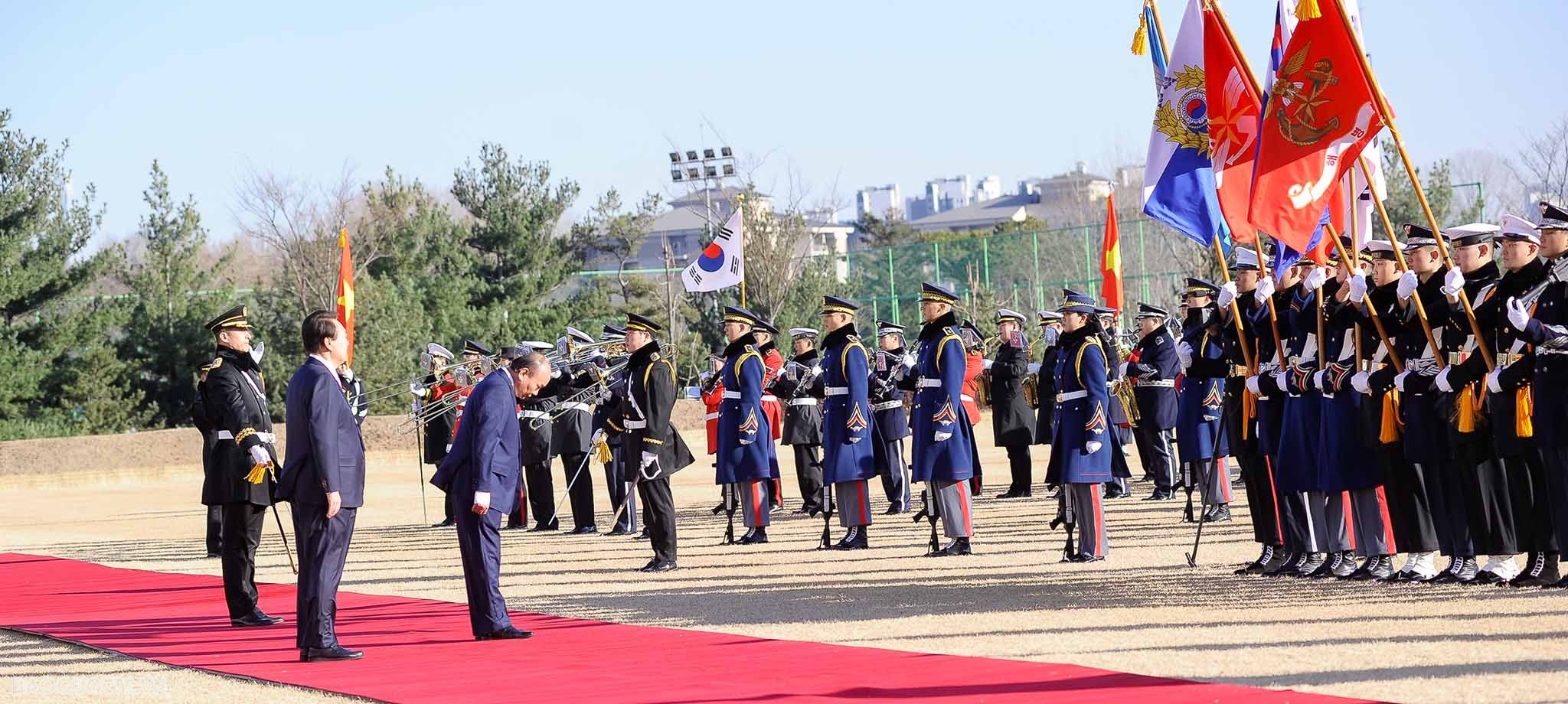 Official welcome ceremony held for President Nguyen Xuan Phuc in RoK