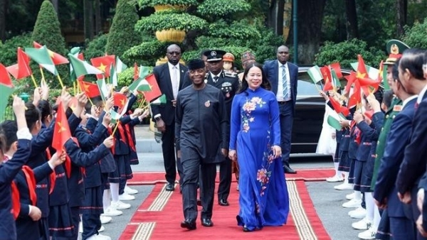 Vietnam, Nigeria Vice Presidents hold talks, seeking measures to deepen relations