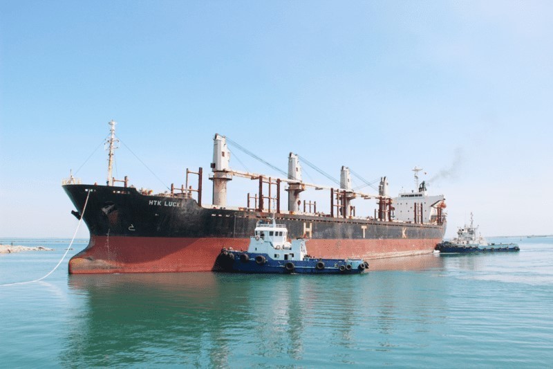 The ship HTK Lucky was towed to the DQS dock for repair in June 2022. (Source: Petrovietnam)