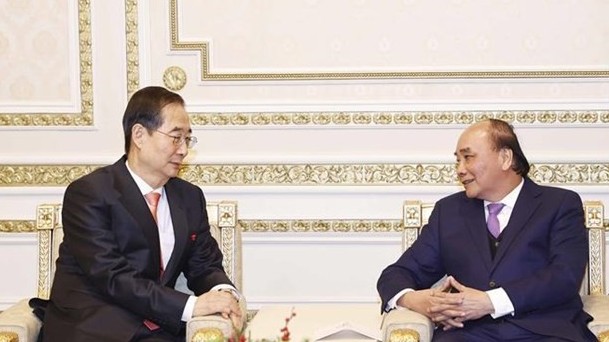 President Nguyen Xuan Phuc meets RoK Prime Minister Han Duck Soo