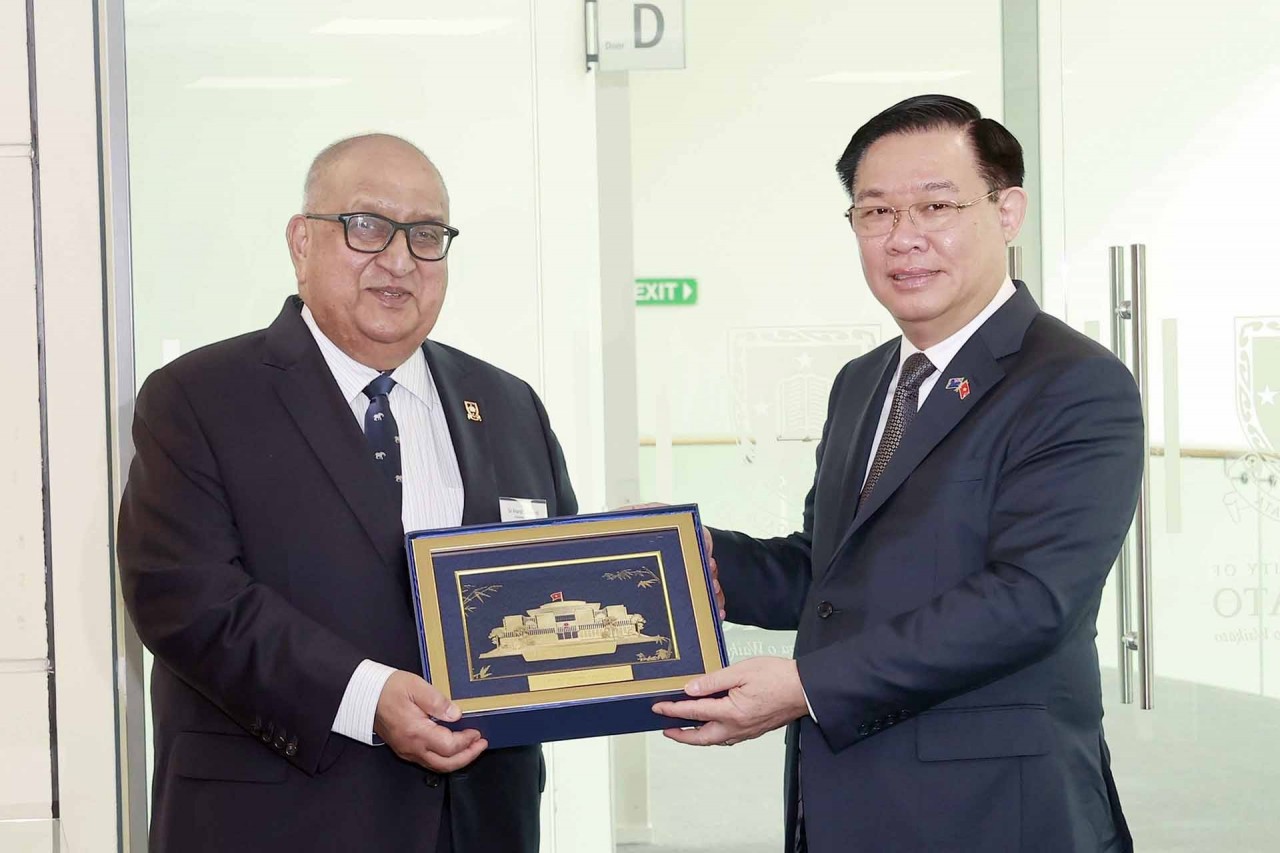 NA Chairman met University of Waikato, affirmed education as an important cooperation area