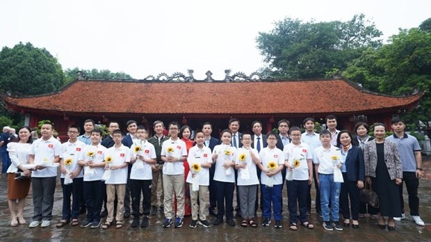 Vietnam wins big prizes at International Mathematics and Science Olympiad